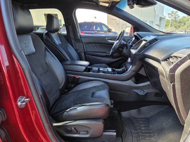 Certified 2020 Ford Edge ST w/ Cold Weather Package AWD/4WD image 30