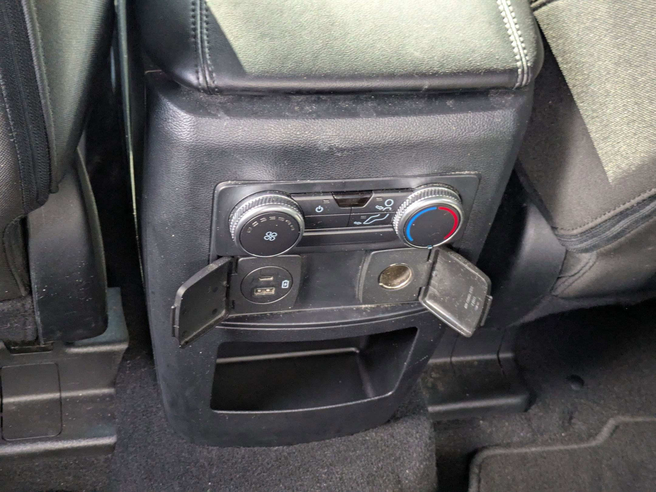 Certified 2021 Ford Explorer XLT image 28