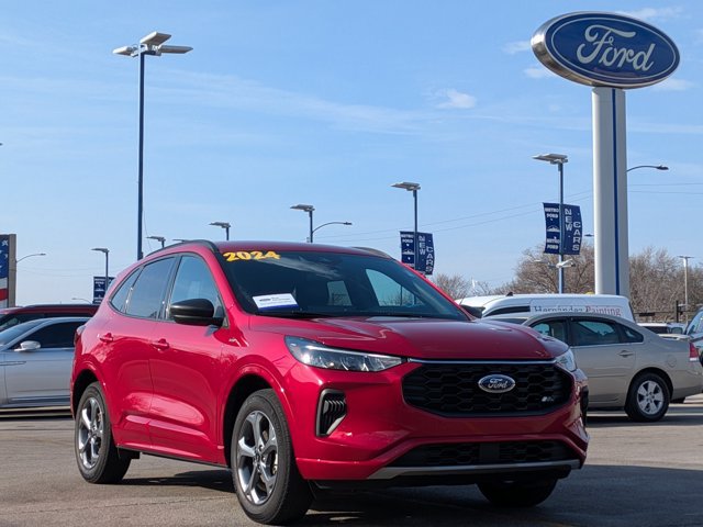 Certified 2024 Ford Escape ST-Line w/ Tech Pack #1 AWD/4WD image 2