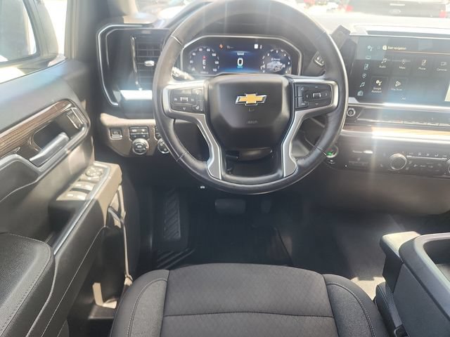 Used 2022 Chevrolet Silverado 1500 LT w/ Z71 Off-Road Package AWD/4WD image 9