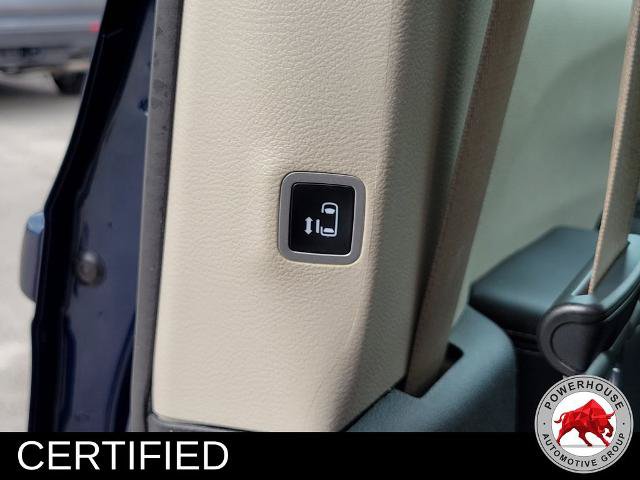 Used 2023 Chrysler Pacifica Touring-L FWD image 19