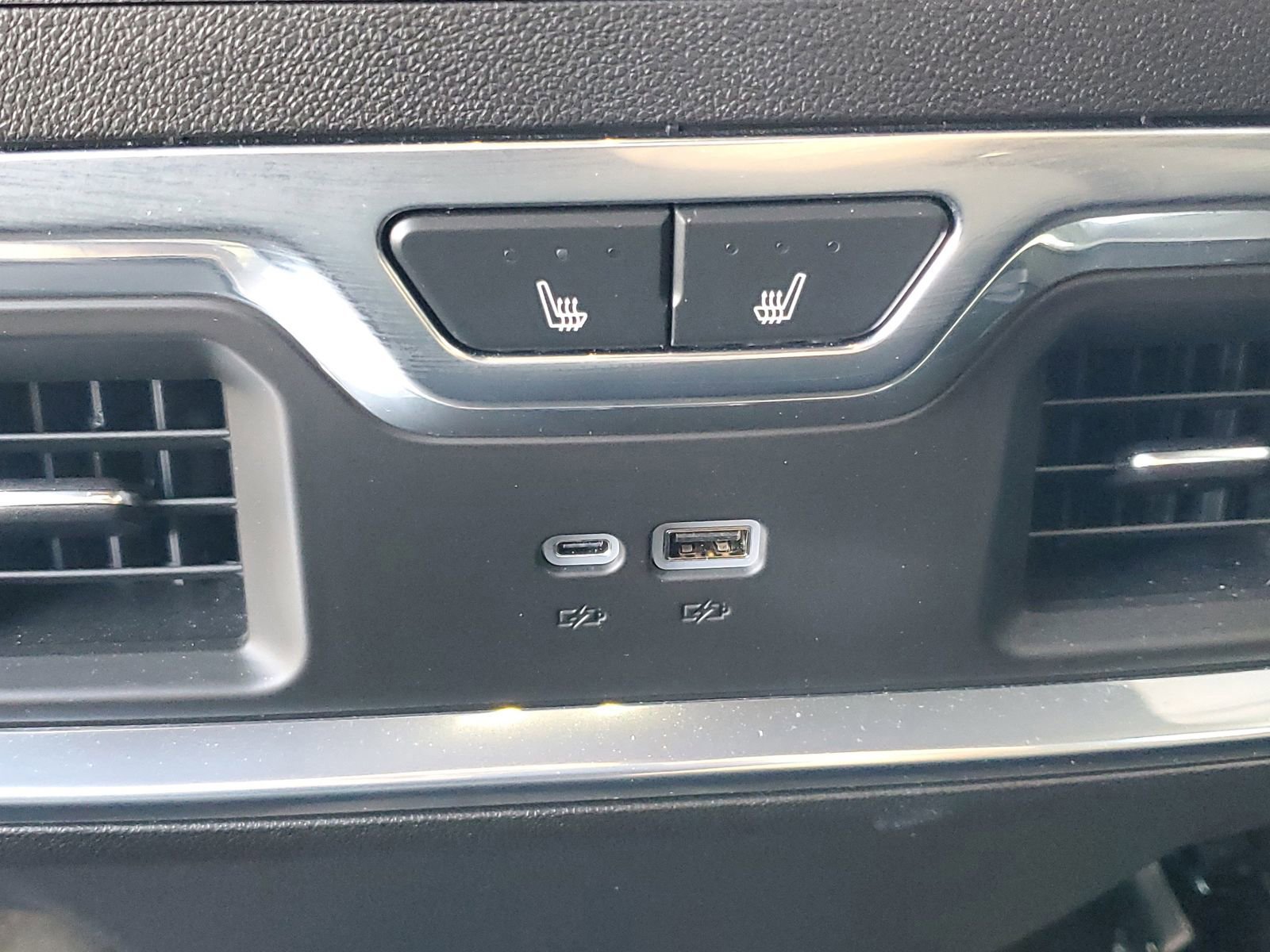 Used 2025 Chevrolet Silverado 1500 High Country image 11