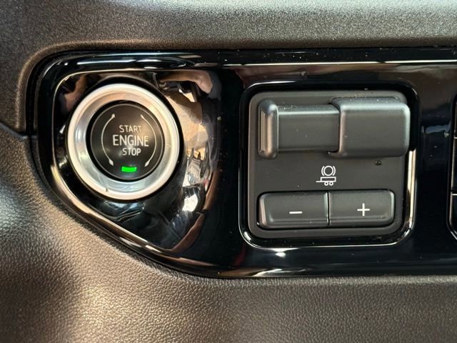 Used 2024 Chevrolet Silverado 3500 High Country image 28