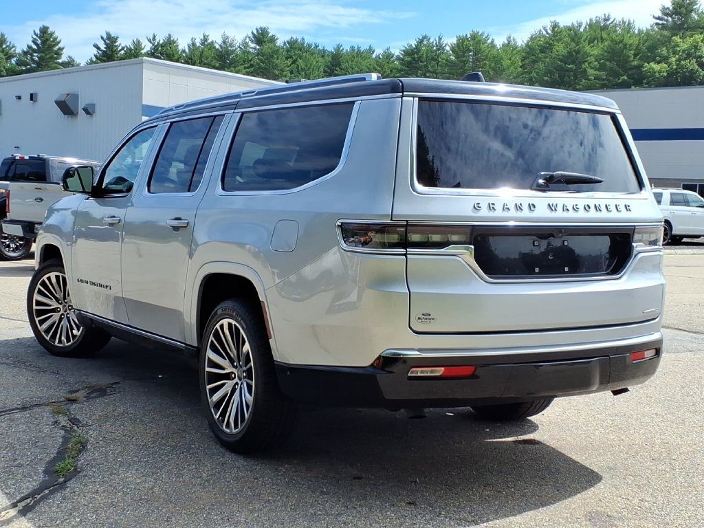 Used 2024 Jeep Grand Wagoneer L Series III AWD/4WD image 6