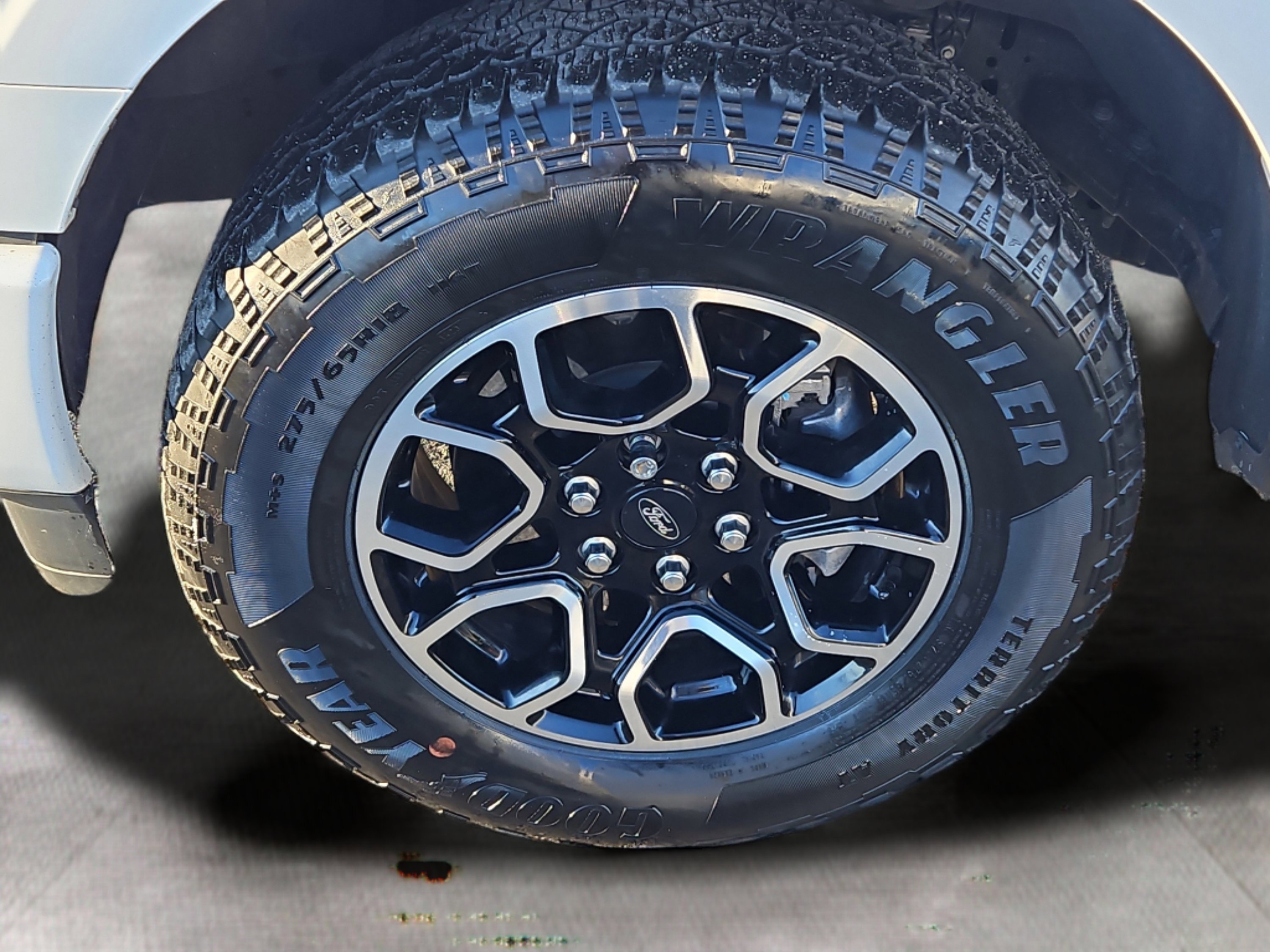 Certified 2023 Ford F150 XLT w/ Equipment Group 302A High image 33