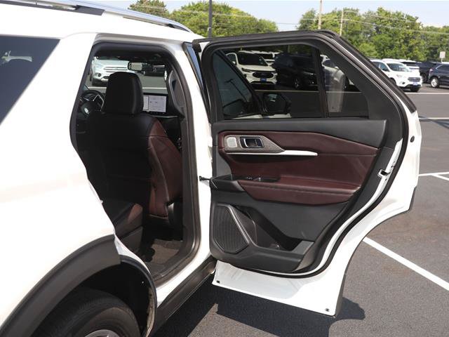 Certified 2025 Ford Explorer Platinum AWD/4WD image 32
