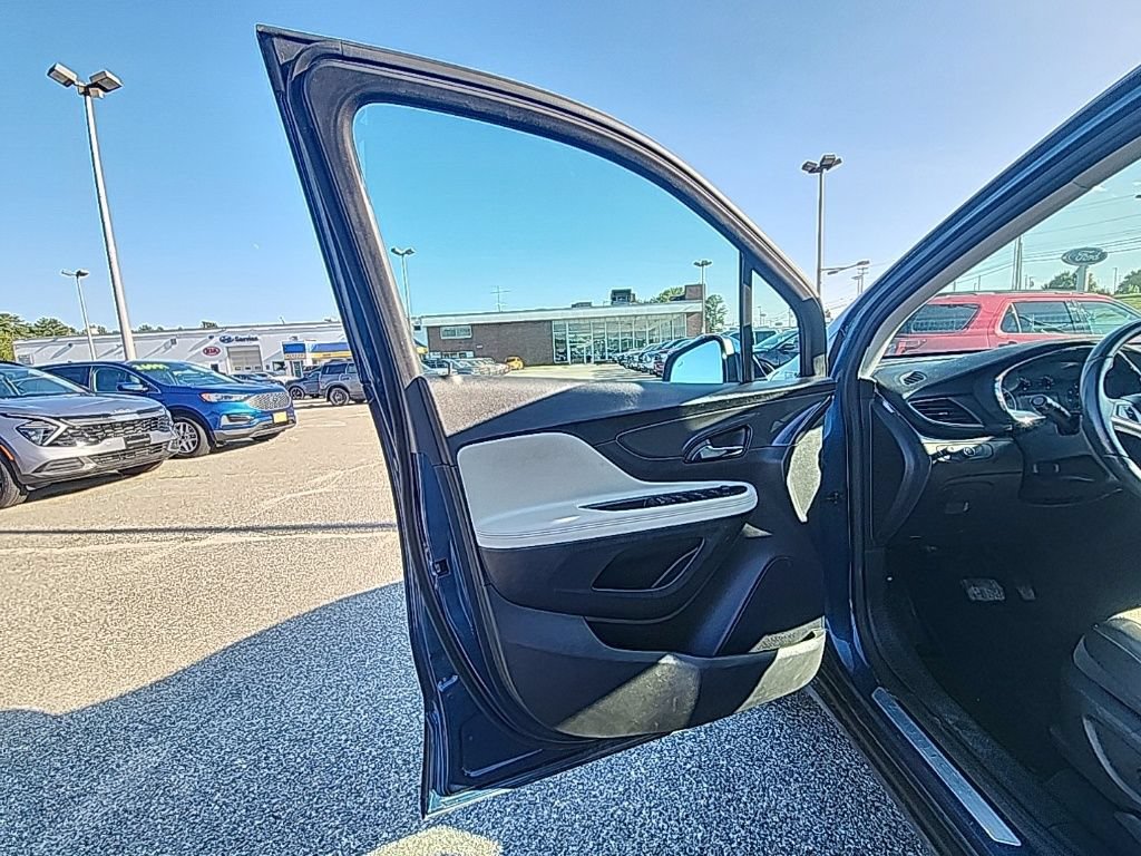 Used 2020 Buick Encore Preferred w/ Safety Package AWD/4WD image 11