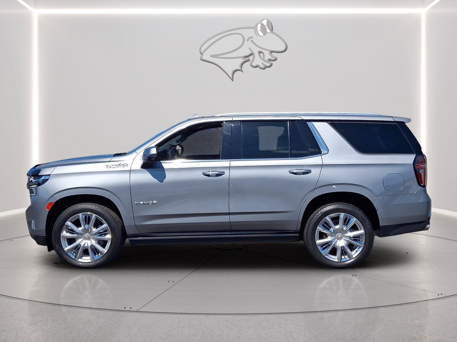 Used 2023 Chevrolet Tahoe High Country w/ Premium Package AWD/4WD image 2