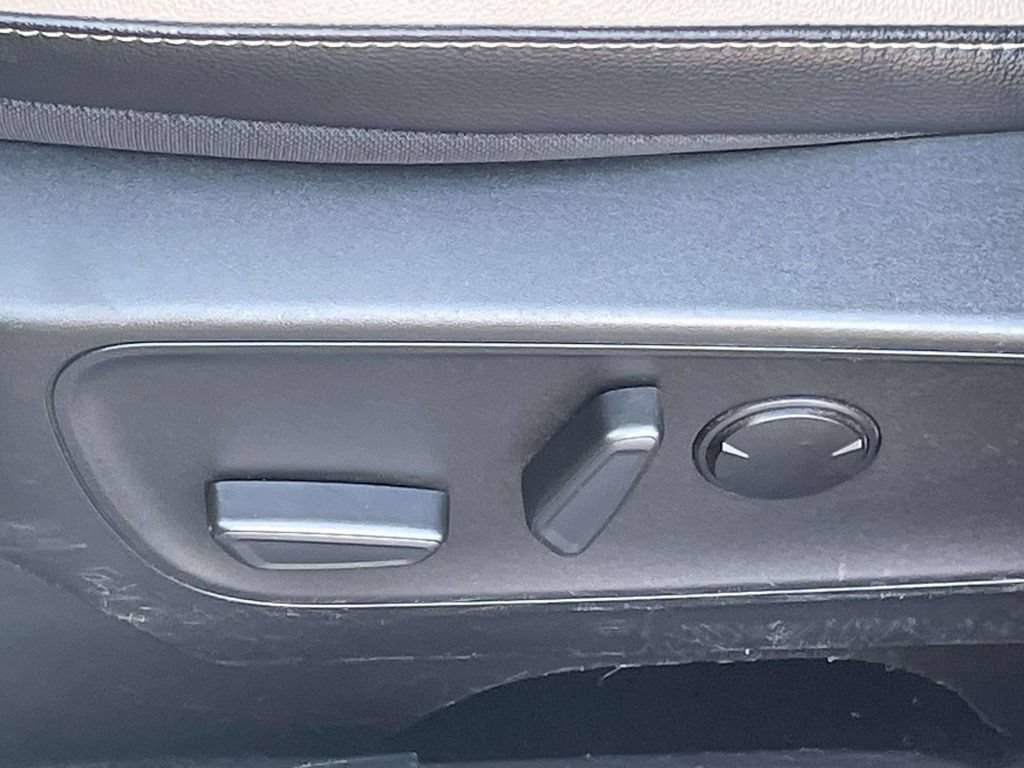 Certified 2022 Ford Escape SEL FWD image 14