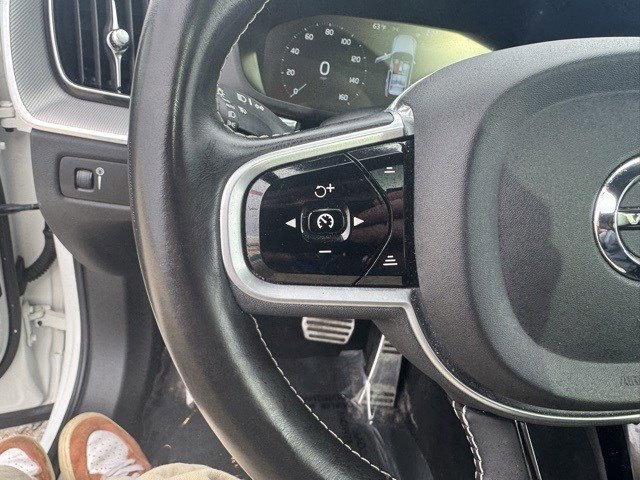 Used 2021 Volvo XC60 T5 R-Design w/ Protection Package Premier image 14