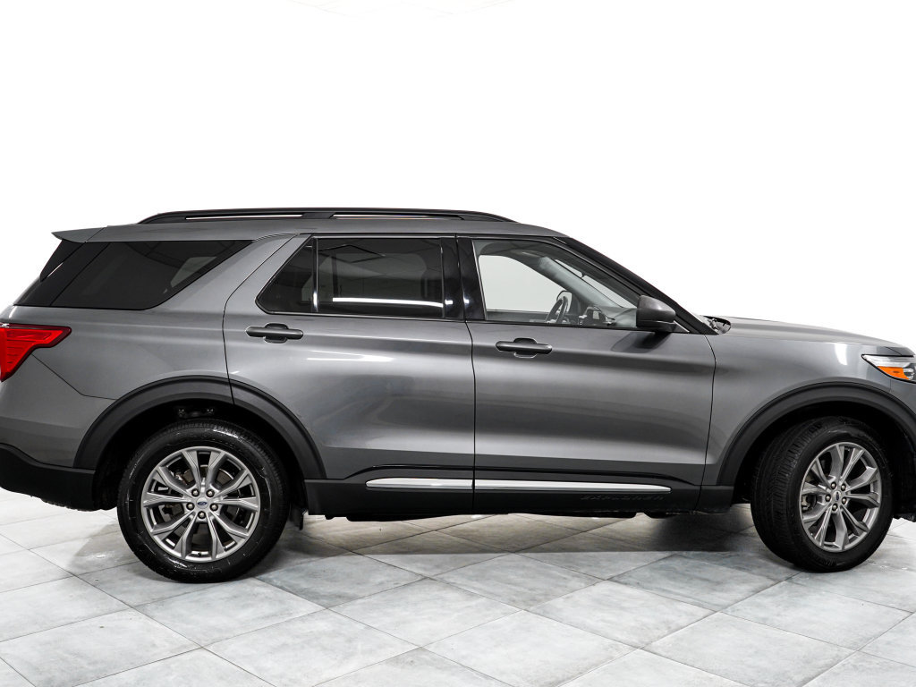 Certified 2023 Ford Explorer XLT w/ Equipment Group 202A AWD/4WD image 7