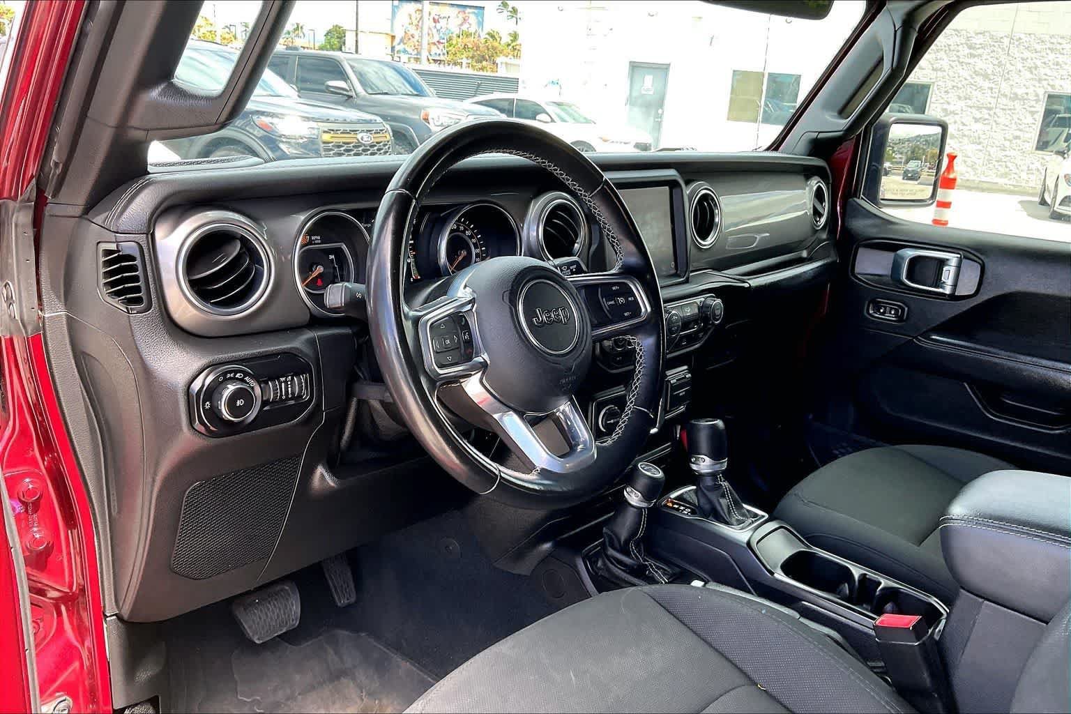 Used 2021 Jeep Wrangler Unlimited Sahara AWD/4WD video 2