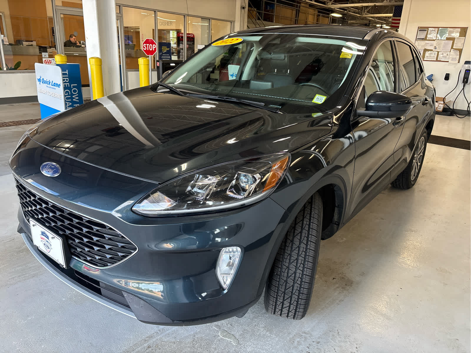 Certified 2022 Ford Escape SEL w/ Technology Package AWD/4WD image 8