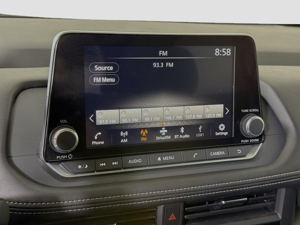 Used 2025 Nissan Rogue SV FWD image 17