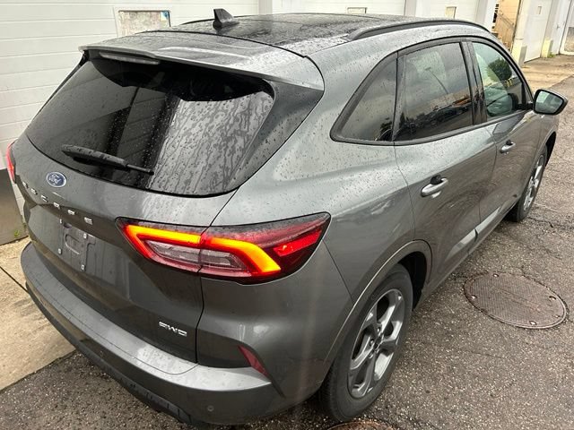 Certified 2023 Ford Escape ST-Line w/ Tech Pack #1 AWD/4WD image 5