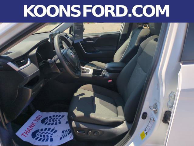 Used 2021 Toyota RAV4 XLE w/ Convenience Package FWD image 9
