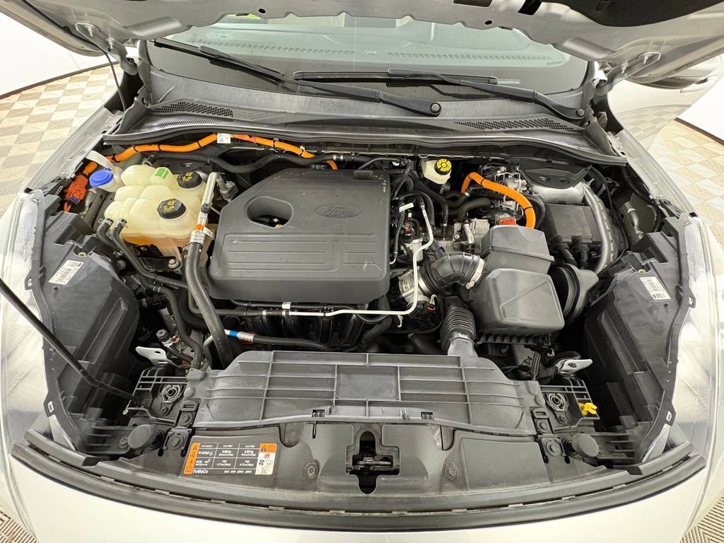 Certified 2020 Ford Escape Titanium FWD image 32