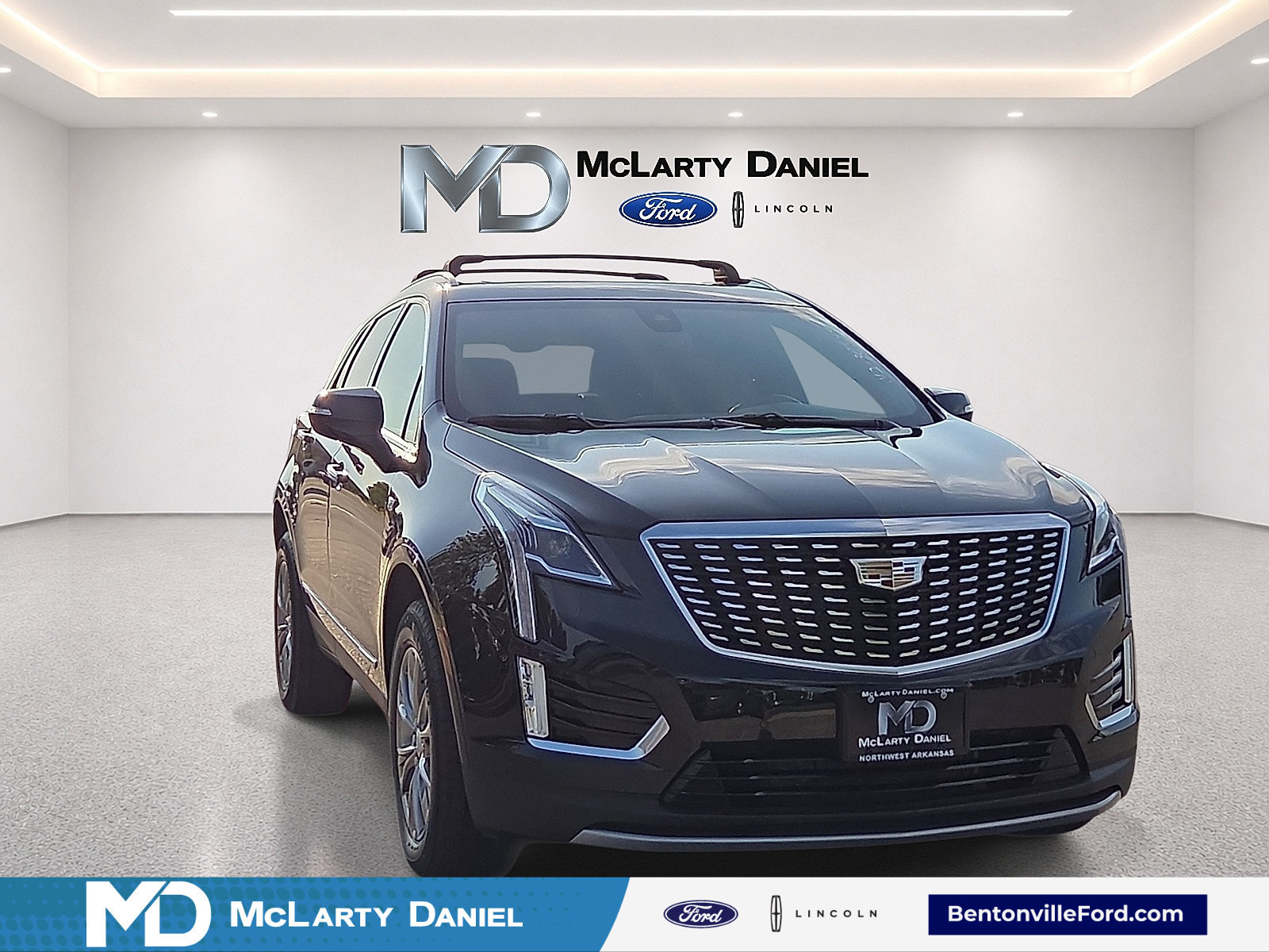 Used 2022 Cadillac XT5 Premium Luxury w/ LPO, Floor Liner Package FWD image 1