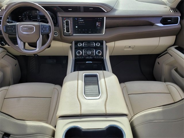 Used 2022 GMC Yukon XL Denali w/ Denali Ultimate Package image 11