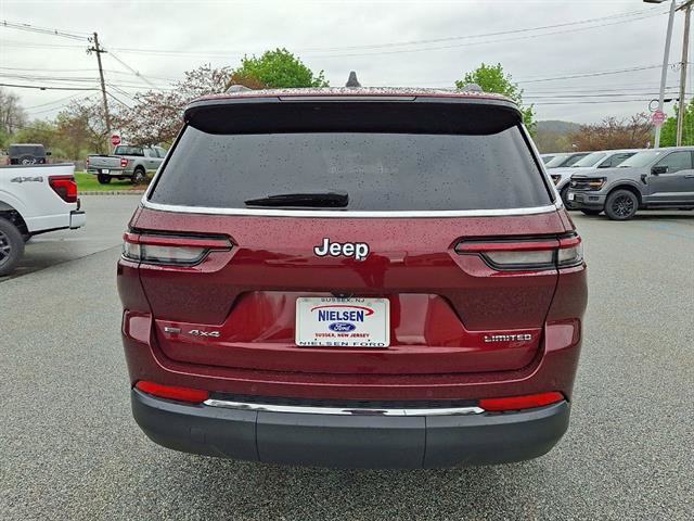 Used 2022 Jeep Grand Cherokee L Limited AWD/4WD image 23