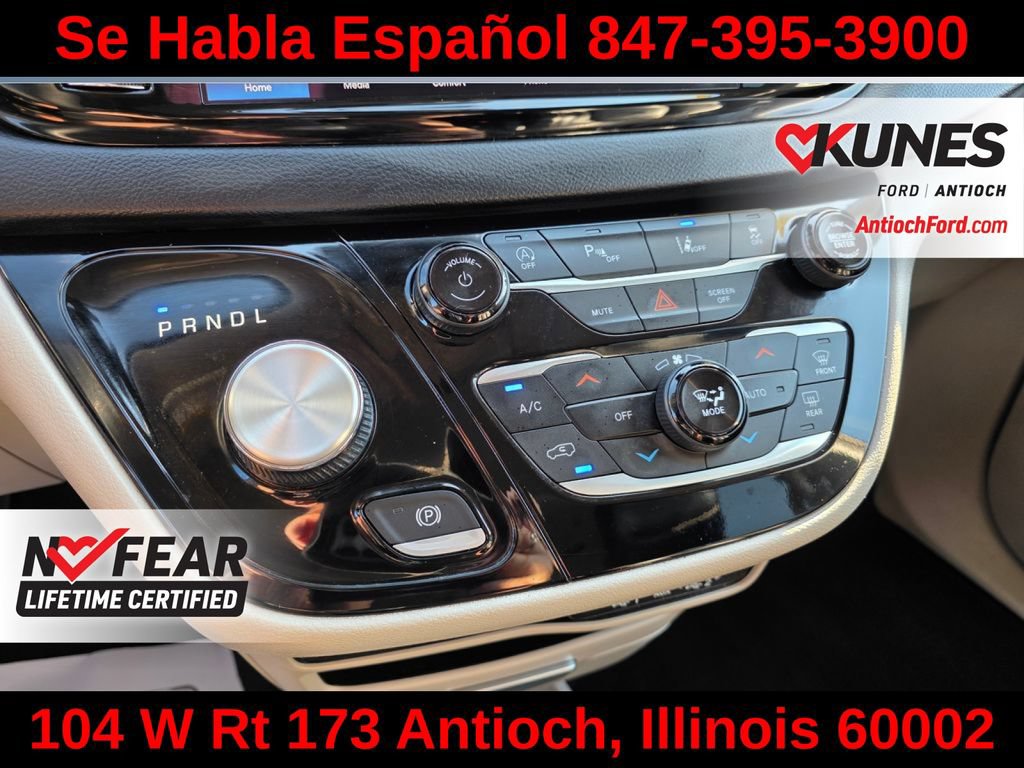 Used 2023 Chrysler Pacifica Touring-L FWD image 42