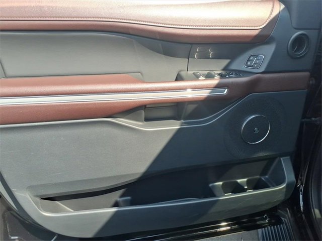 Certified 2024 Ford Expedition Limited image 12