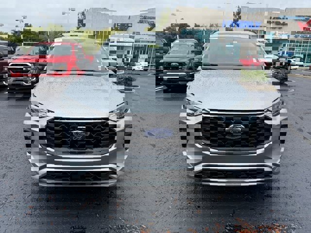 Certified 2024 Ford Escape ST-Line image 2