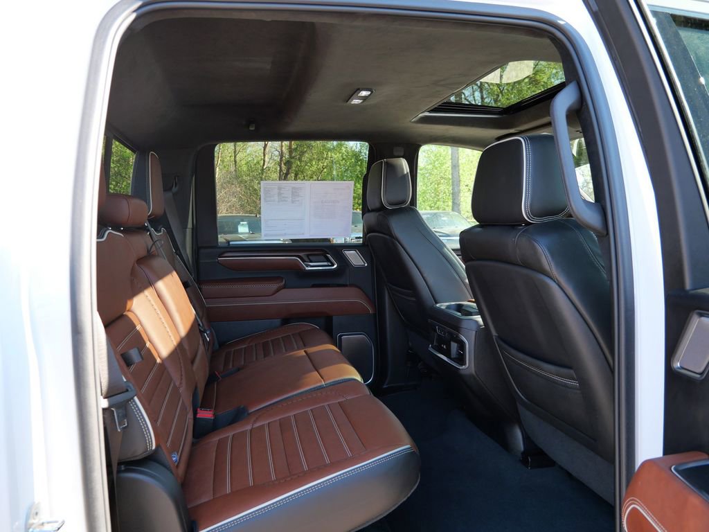 Used 2024 GMC Sierra 2500 Denali Ultimate AWD/4WD image 9