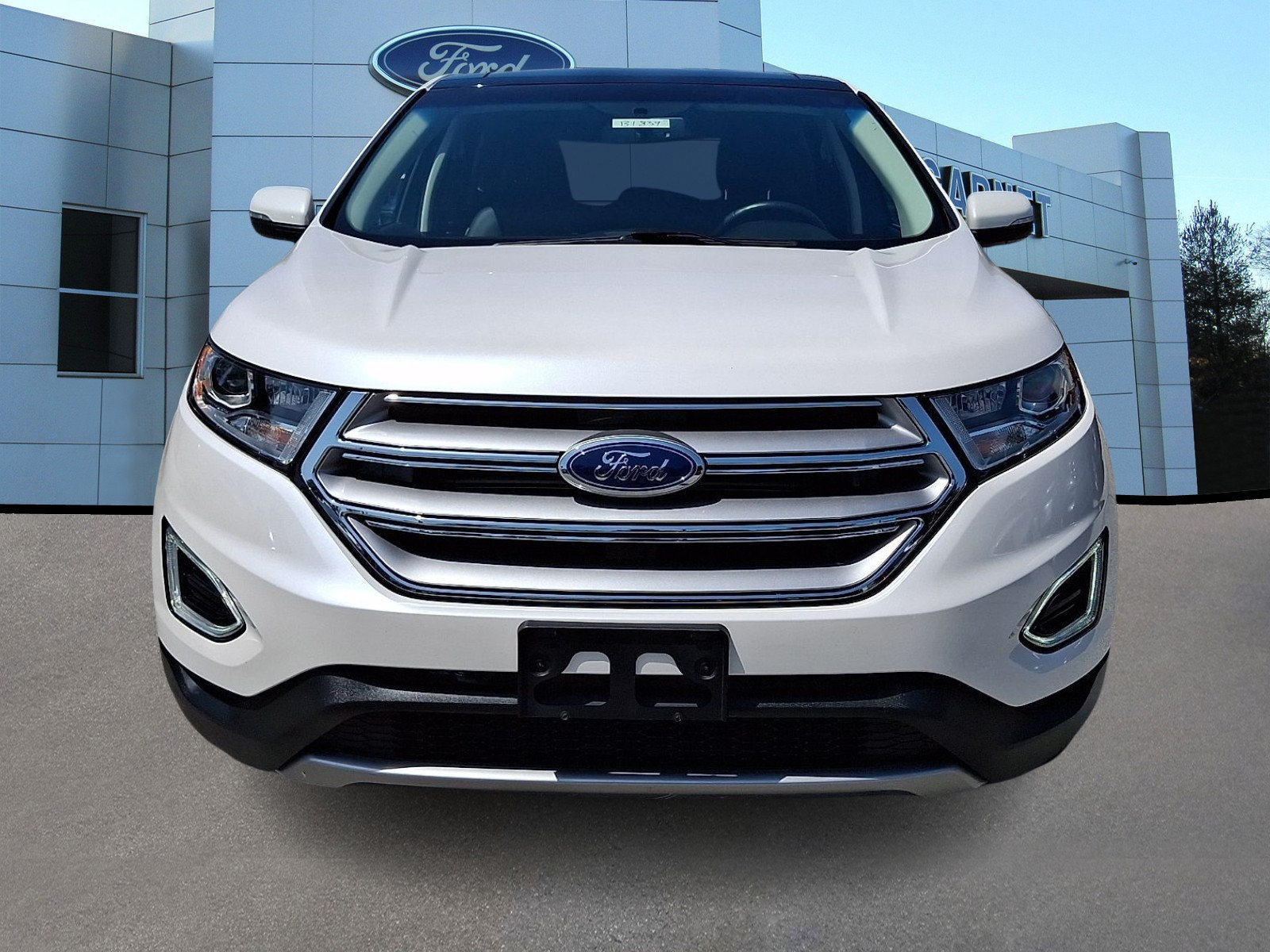 Certified 2018 Ford Edge Titanium w/ Equipment Group 301A AWD/4WD image 3