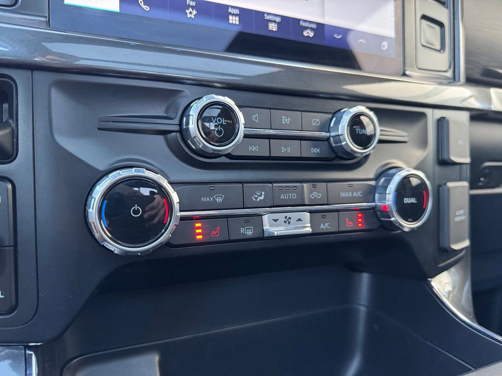 Certified 2022 Ford F150 XLT w/ Equipment Group 302A High image 27