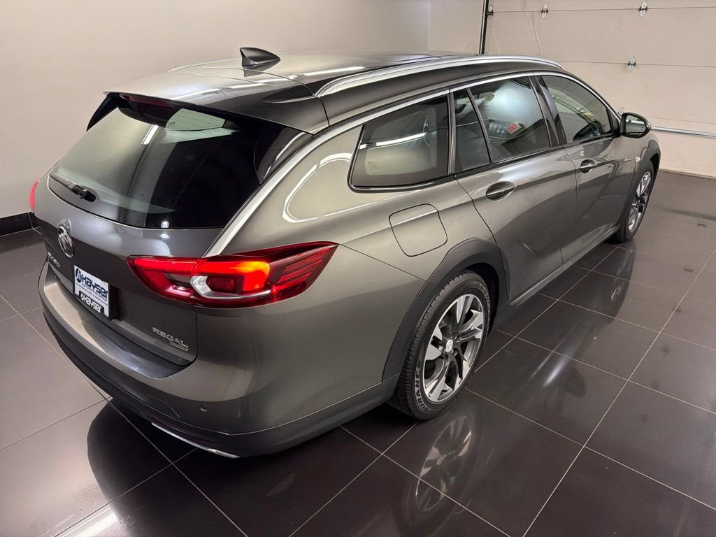 Used 2018 Buick Regal Essence w/ Driver Confidence Package #1 AWD/4WD image 6