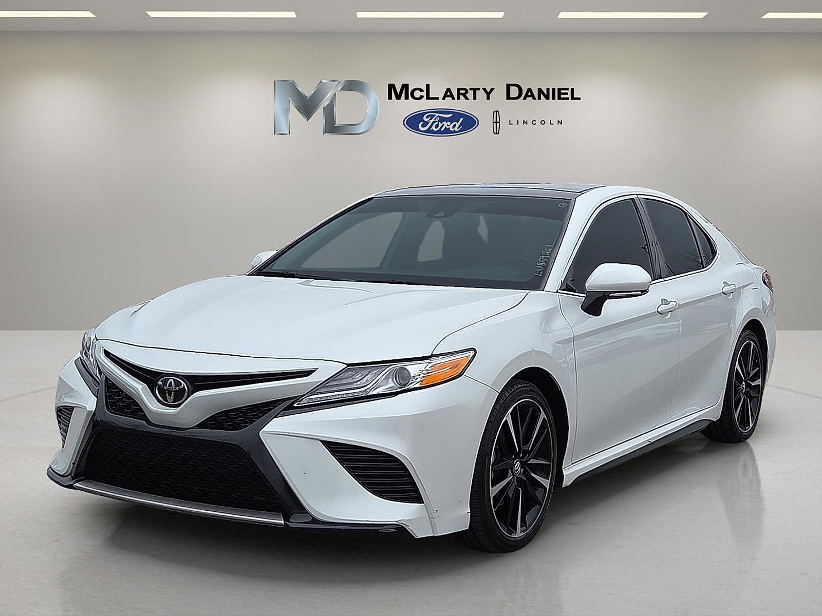 Used 2020 Toyota Camry XSE video 2