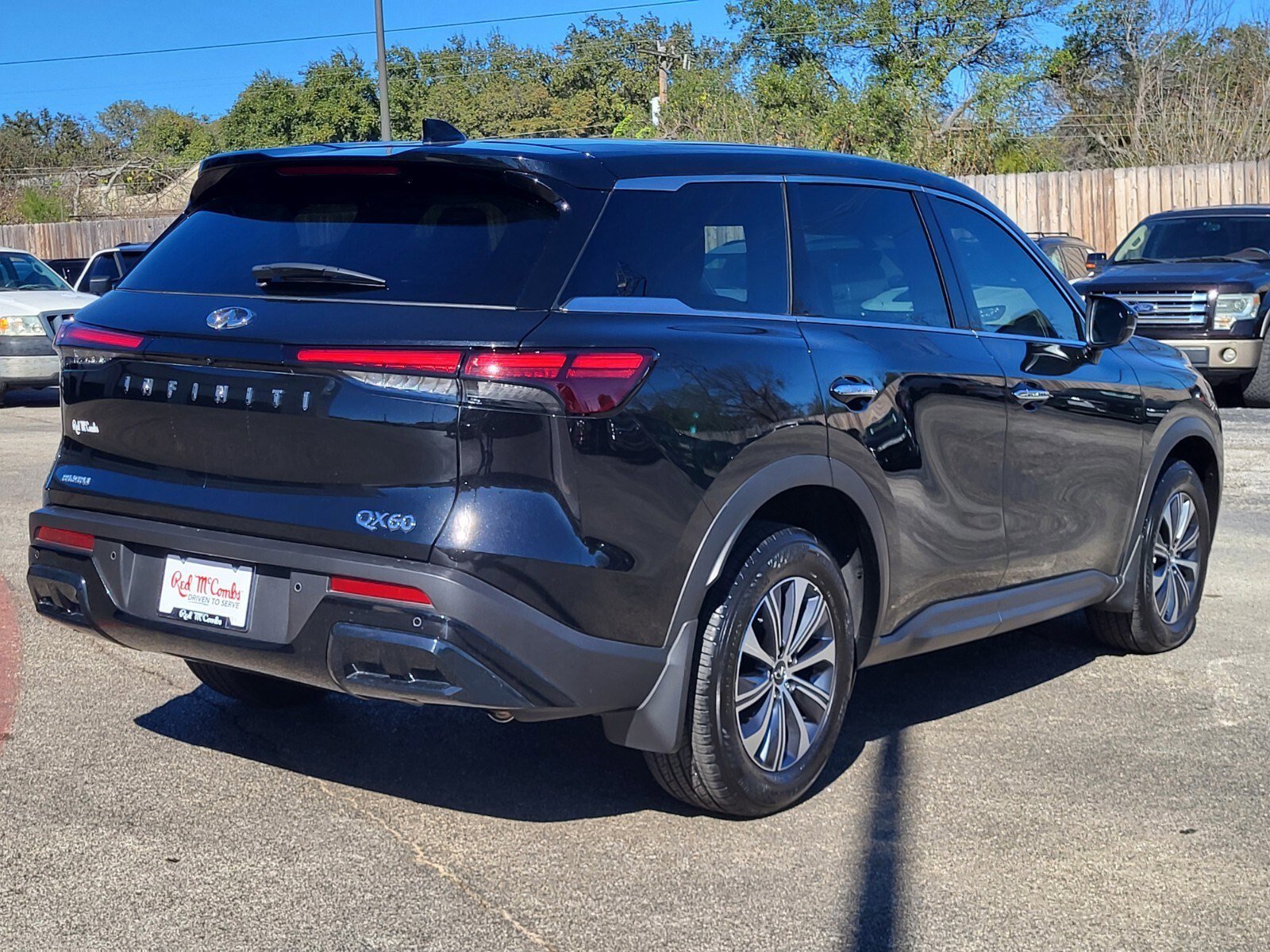 Used 2025 INFINITI QX60 Pure image 3