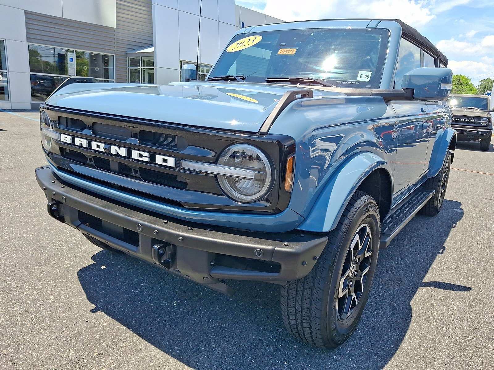 Certified 2023 Ford Bronco Outer Banks AWD/4WD image 4