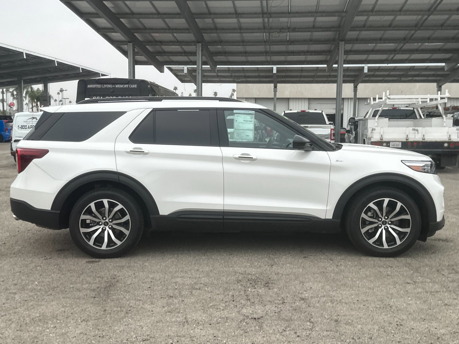 Certified 2022 Ford Explorer ST-Line image 3