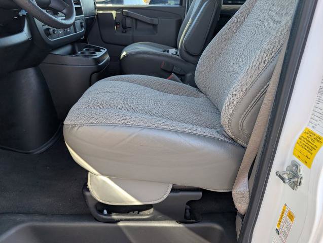 Used 2025 Chevrolet Express 3500 LT w/ LT Preferred Equipment Group RWD image 13