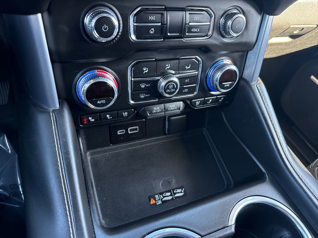 Used 2023 GMC Yukon SLT w/ SLT Luxury Package image 24