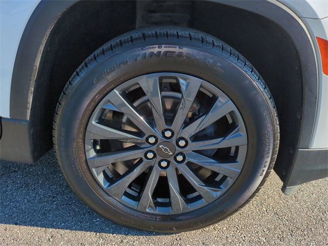 Used 2023 Chevrolet Traverse RS image 11