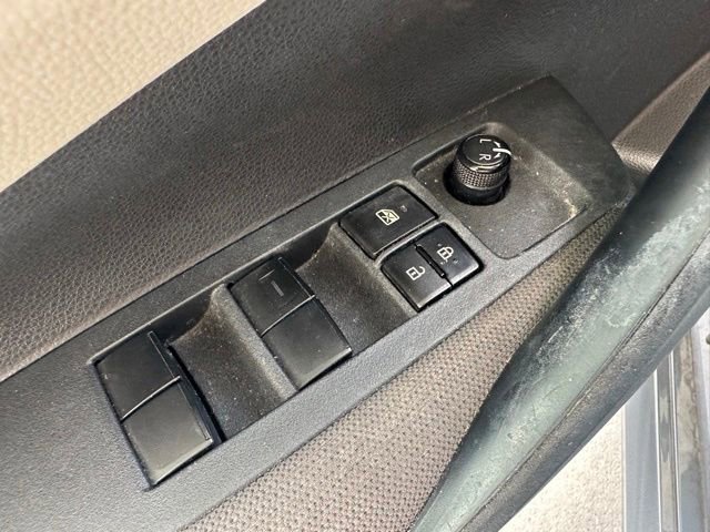 Used 2020 Toyota Corolla LE FWD image 23