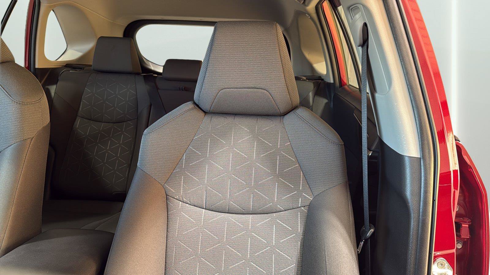 Used 2023 Toyota RAV4 XLE w/ Convenience Package AWD/4WD image 23