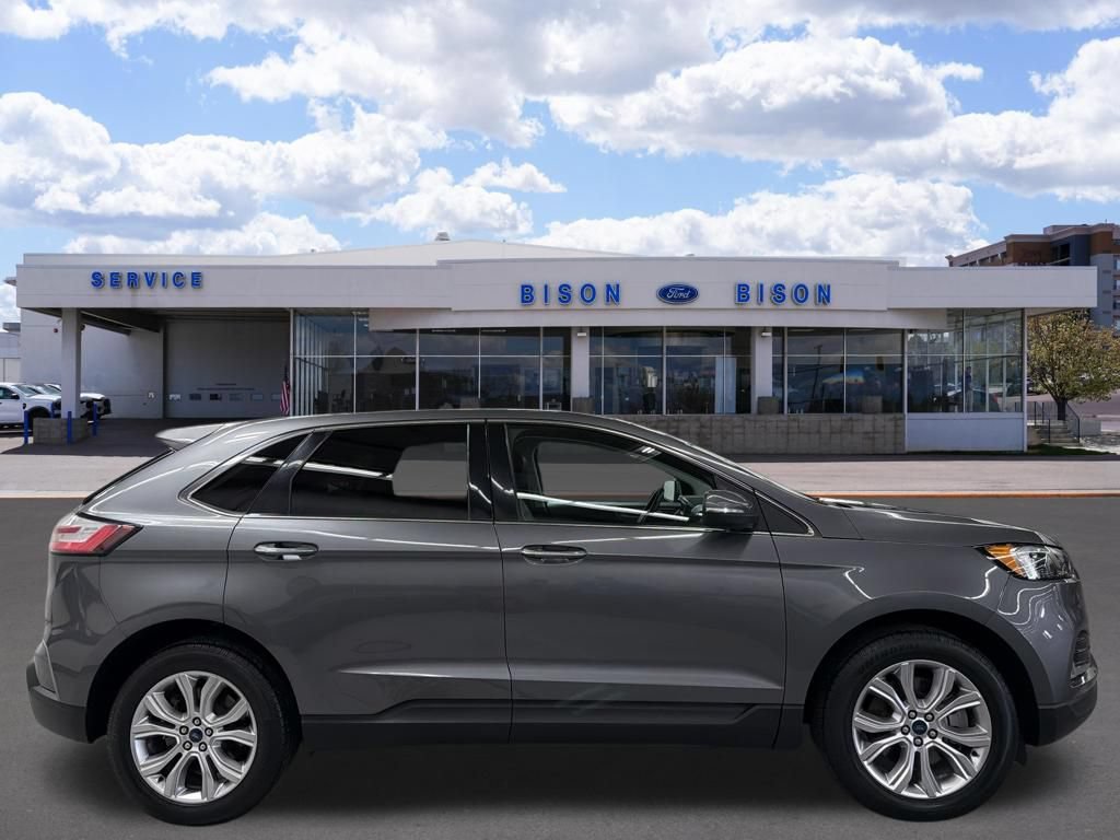 Certified 2022 Ford Edge Titanium AWD/4WD image 2