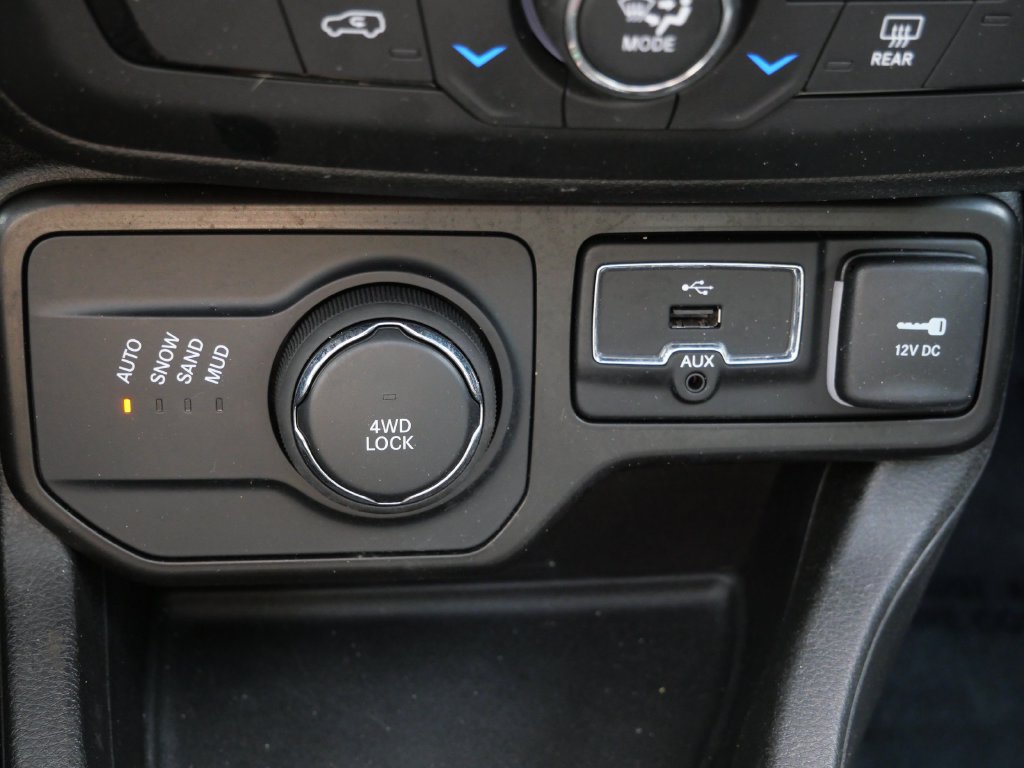 Used 2021 Jeep Renegade Limited w/ Sun & Sound Group AWD/4WD image 25