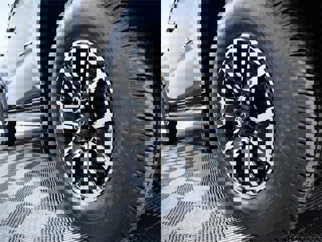 Used 2020 Toyota Tacoma TRD Sport image 2