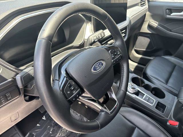 Certified 2024 Ford Escape Platinum AWD/4WD image 9