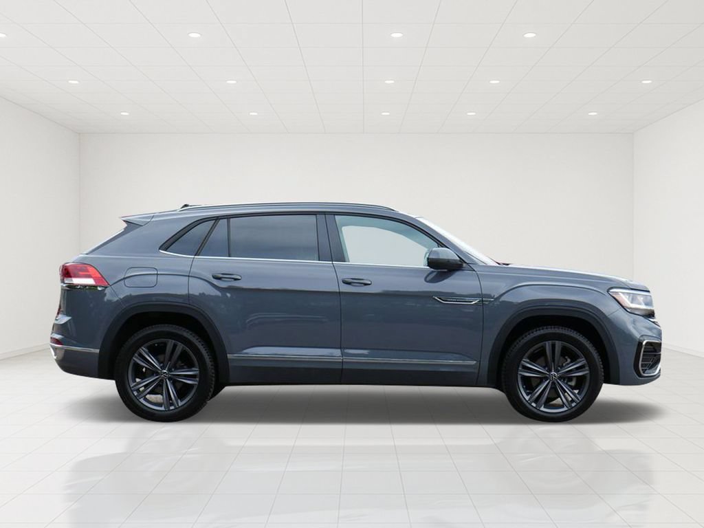Used 2021 Volkswagen Atlas Cross Sport SE w/ Panoramic Sunroof Package AWD/4WD image 2