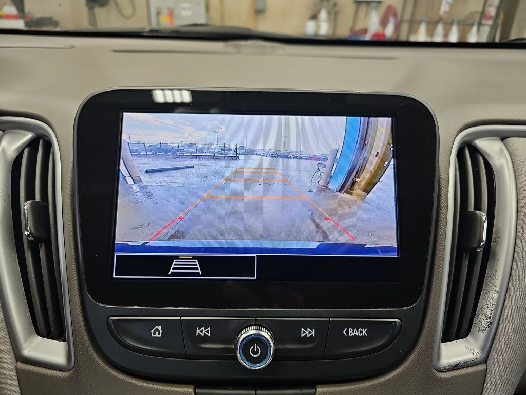 Used 2025 Chevrolet Malibu LT FWD image 21
