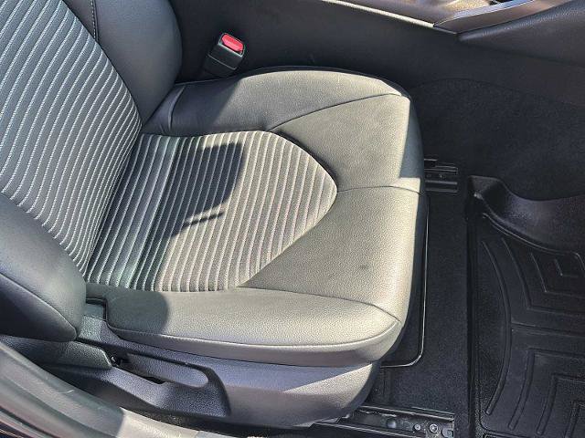 Used 2022 Toyota Camry SE w/ Convenience Package AWD/4WD image 30