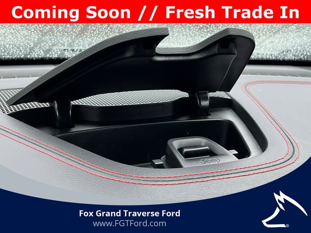 Used 2022 Jeep Cherokee Trailhawk w/ Premium Leather Package AWD/4WD image 21