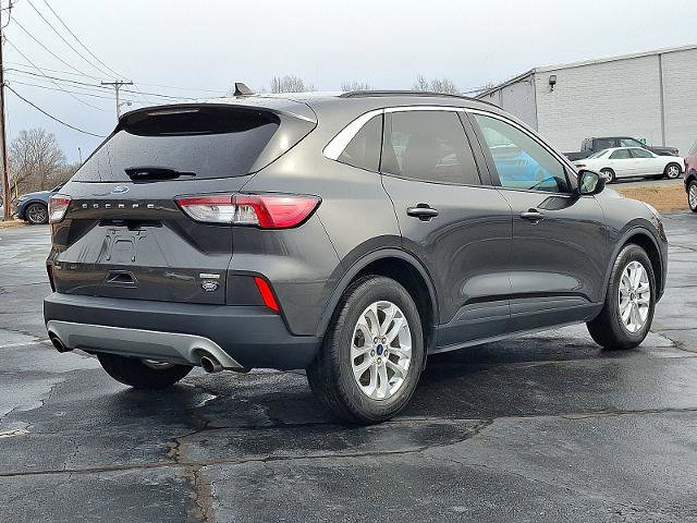 Certified 2020 Ford Escape SE image 4