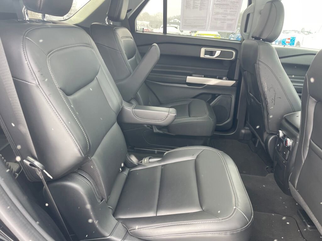 Certified 2022 Ford Explorer XLT w/ Equipment Group 202A image 26